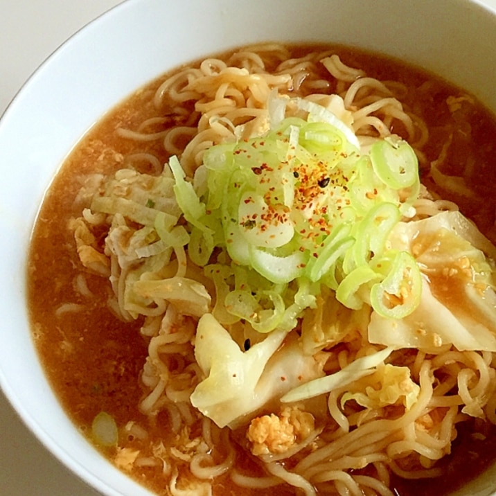 キャベツ、たまご入り味噌ラーメン♪